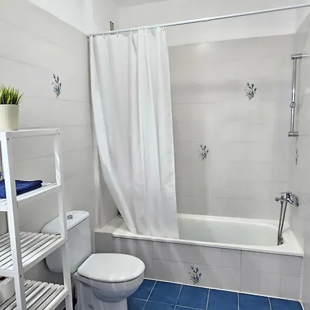 New Sensational Ocean Brise, Seafront Playa De Las Vistas, Cristianos Ii Apartment *