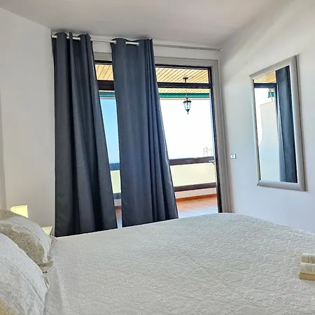 Apartment New Sensational Ocean Brise, Seafront Playa De Las Vistas, Cristianos Ii *