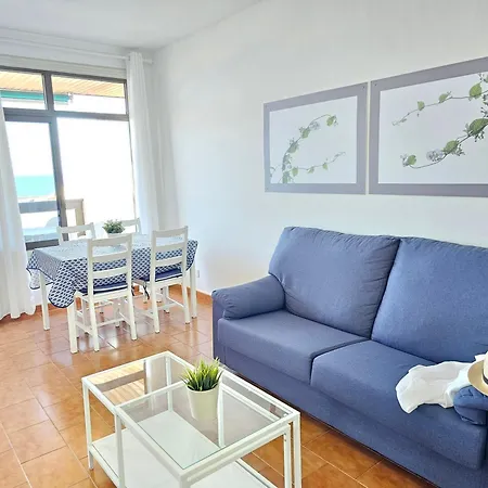 New Sensational Ocean Brise, Seafront Playa De Las Vistas, Cristianos Ii Apartment